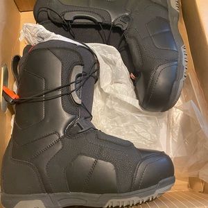 Brand new Unisex SnowBoard boots